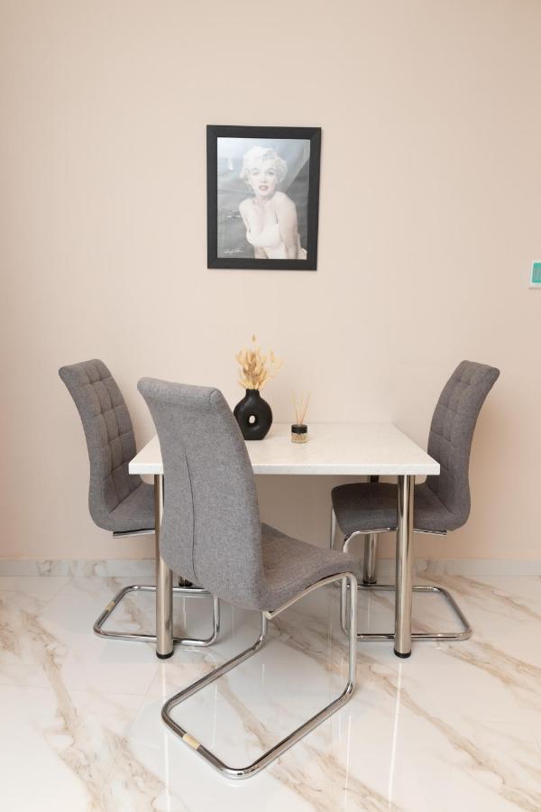 White Lux Heaven Saint Dimitrios Apartment เทสซาโลนิกิ ภายนอก รูปภาพ