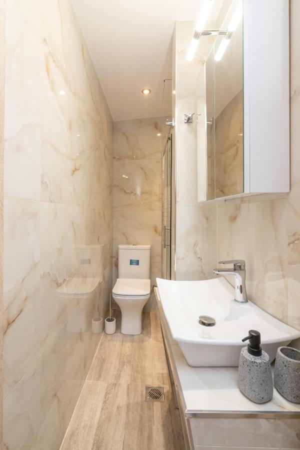 White Lux Heaven Saint Dimitrios Apartment เทสซาโลนิกิ ภายนอก รูปภาพ